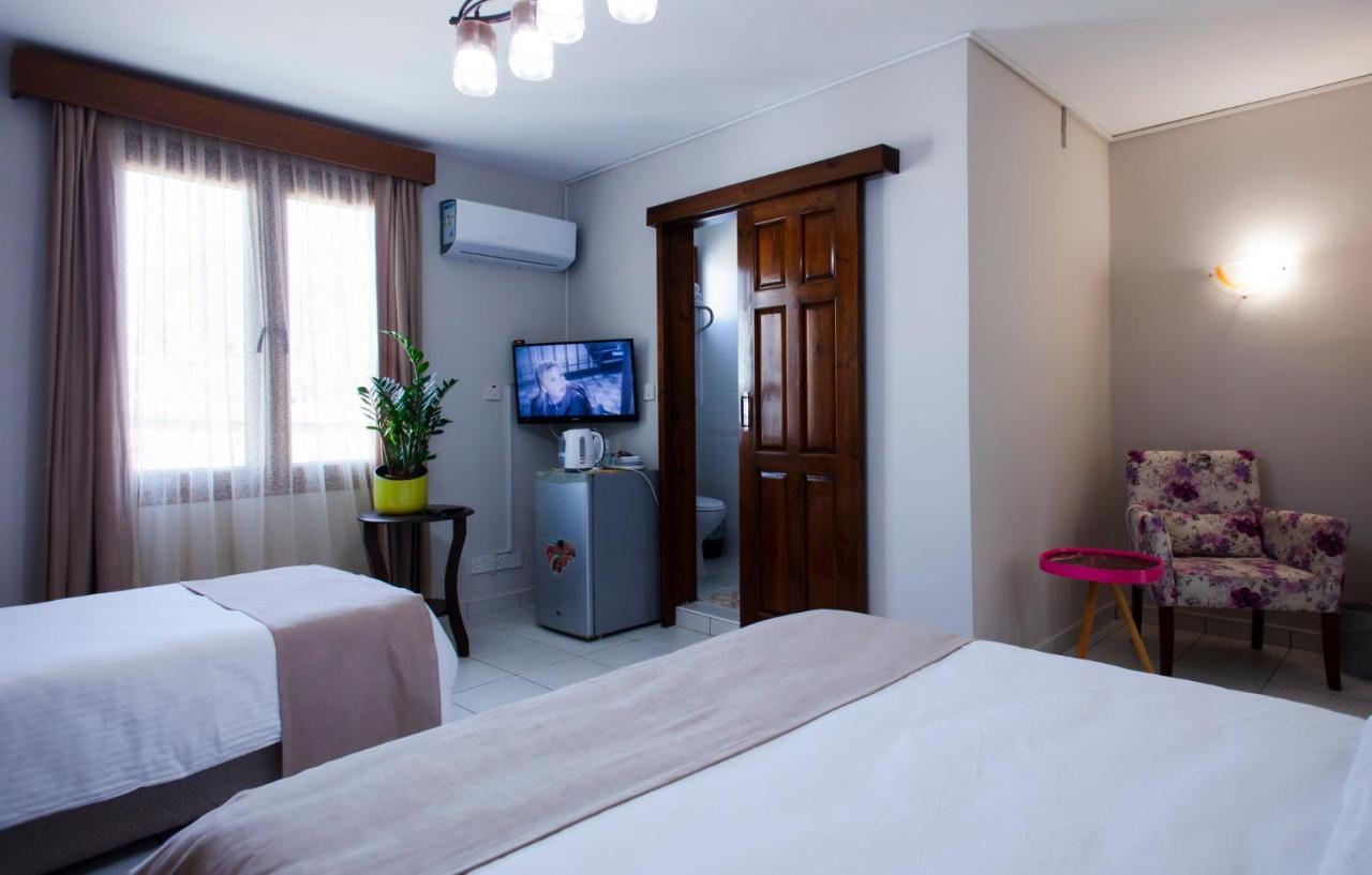 Homelike Guest House Kyrenia  Ngoại thất bức ảnh