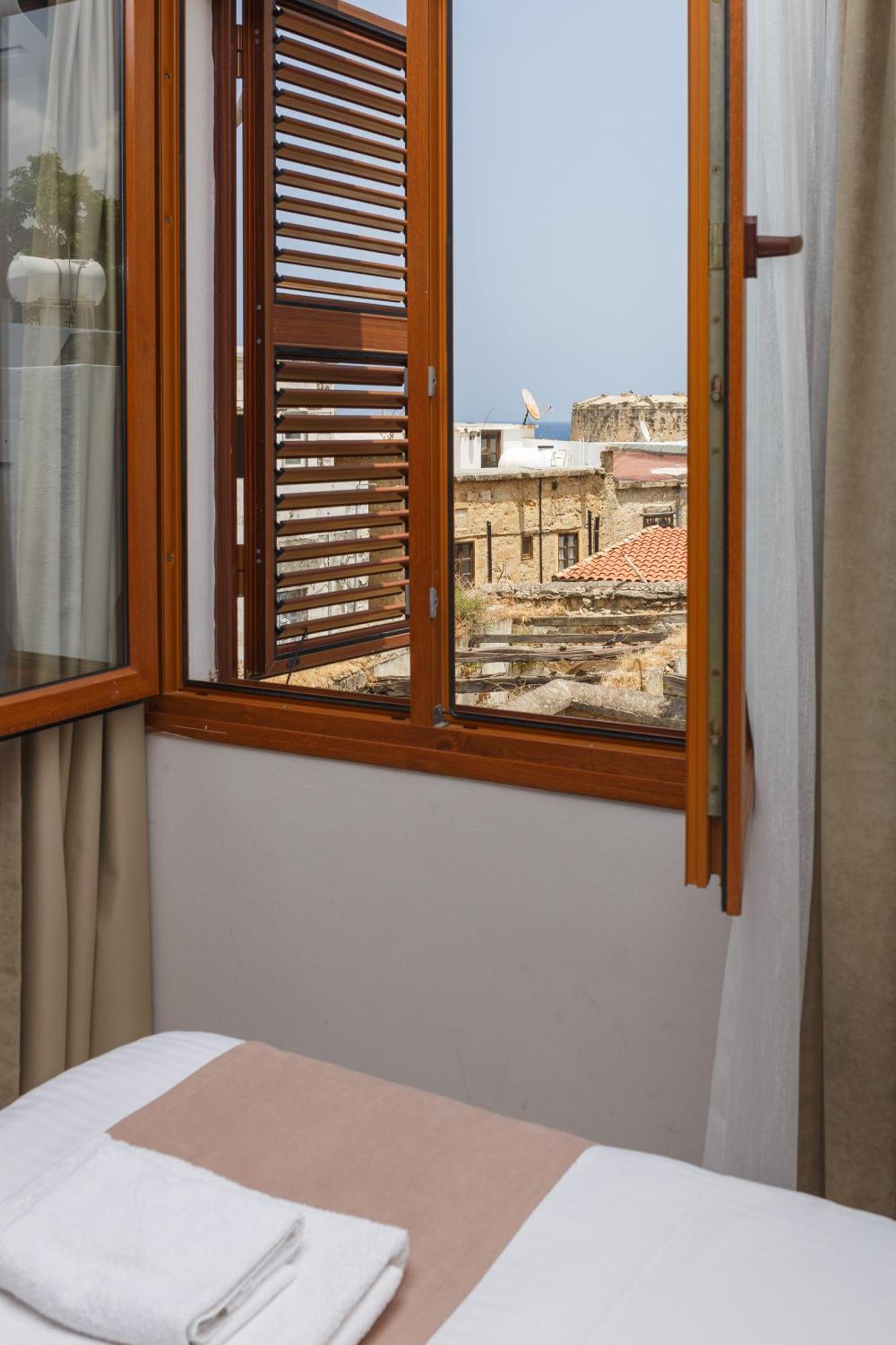 Homelike Guest House Kyrenia  Ngoại thất bức ảnh