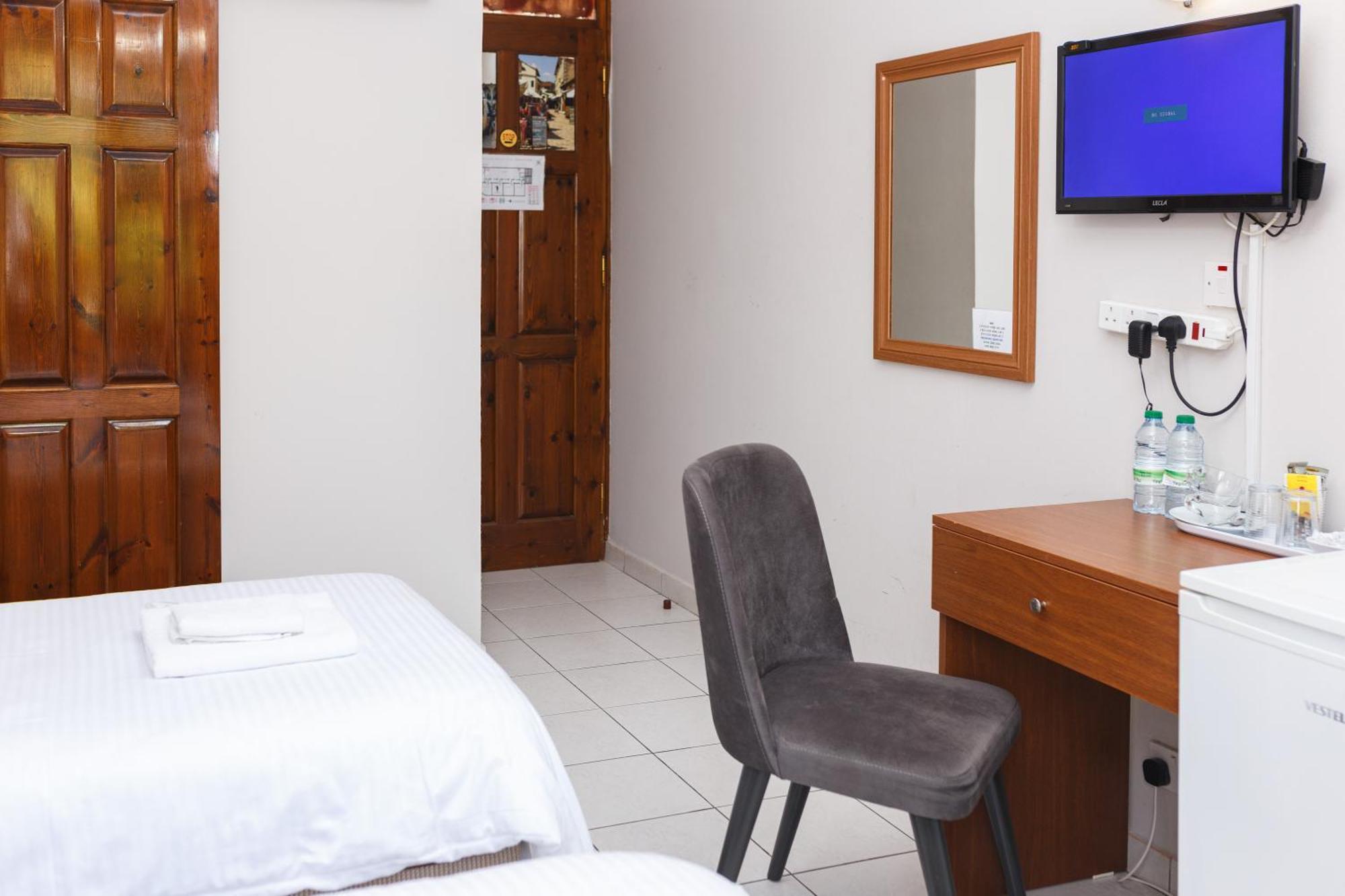 Homelike Guest House Kyrenia  Ngoại thất bức ảnh
