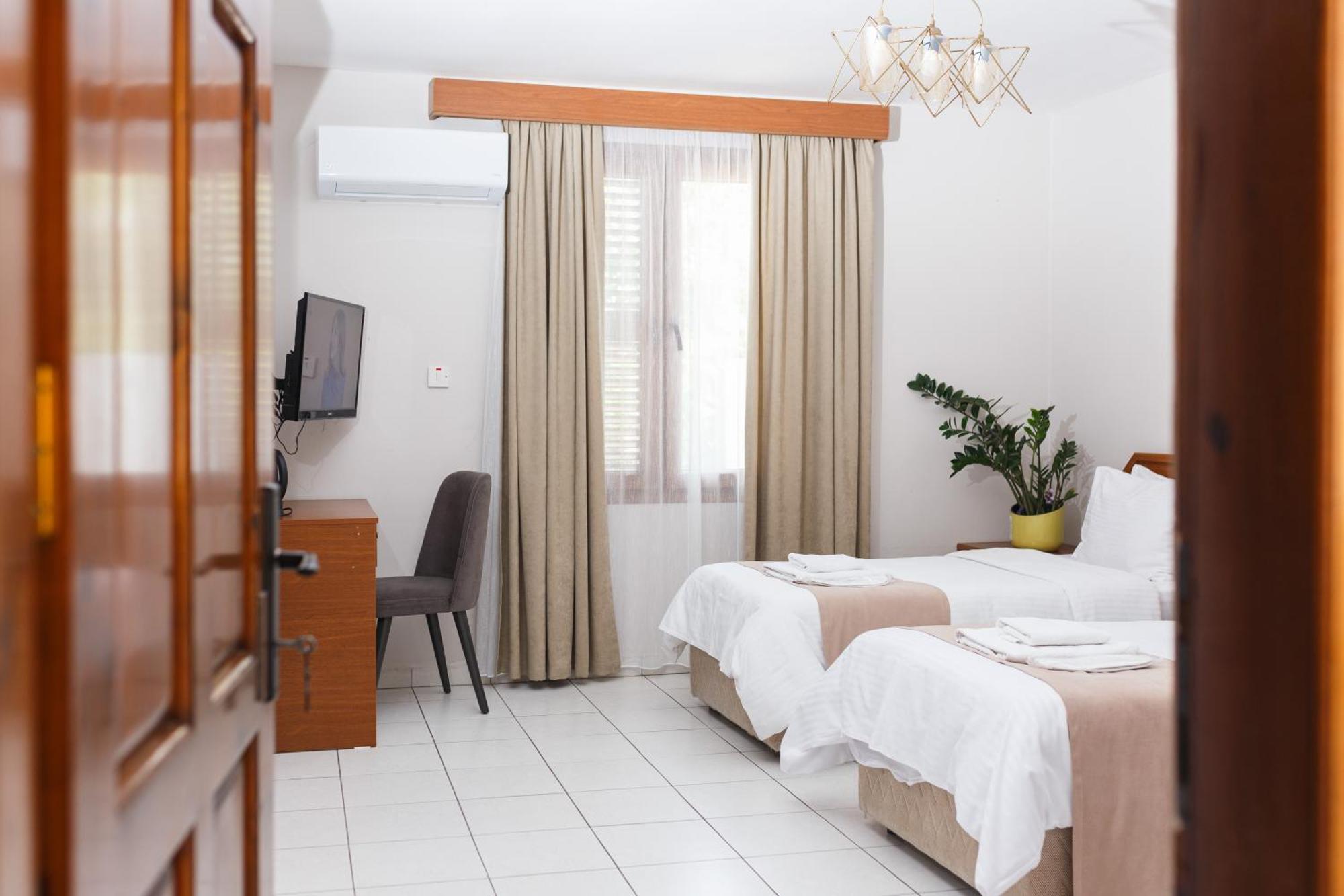 Homelike Guest House Kyrenia  Ngoại thất bức ảnh