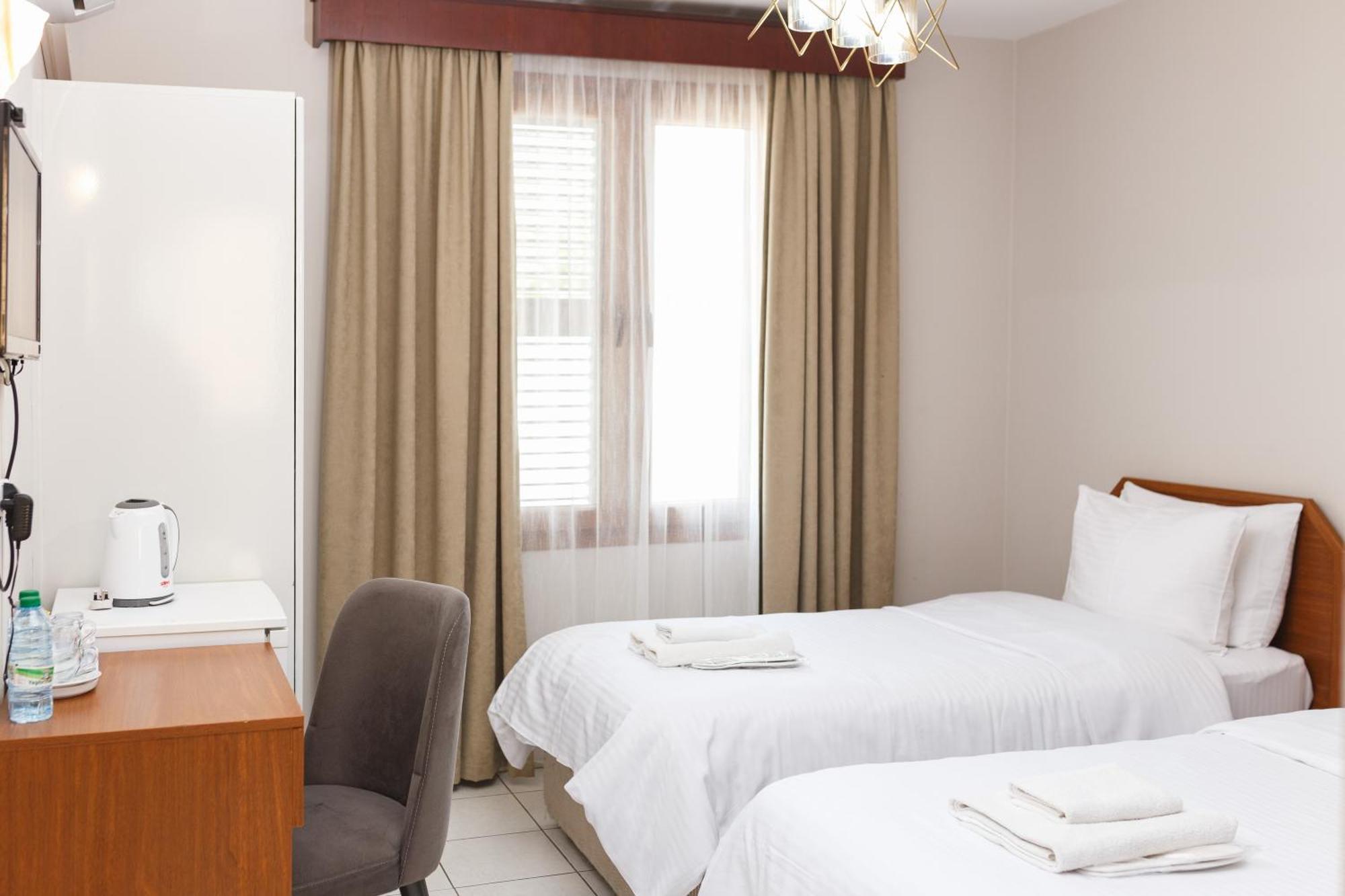 Homelike Guest House Kyrenia  Ngoại thất bức ảnh