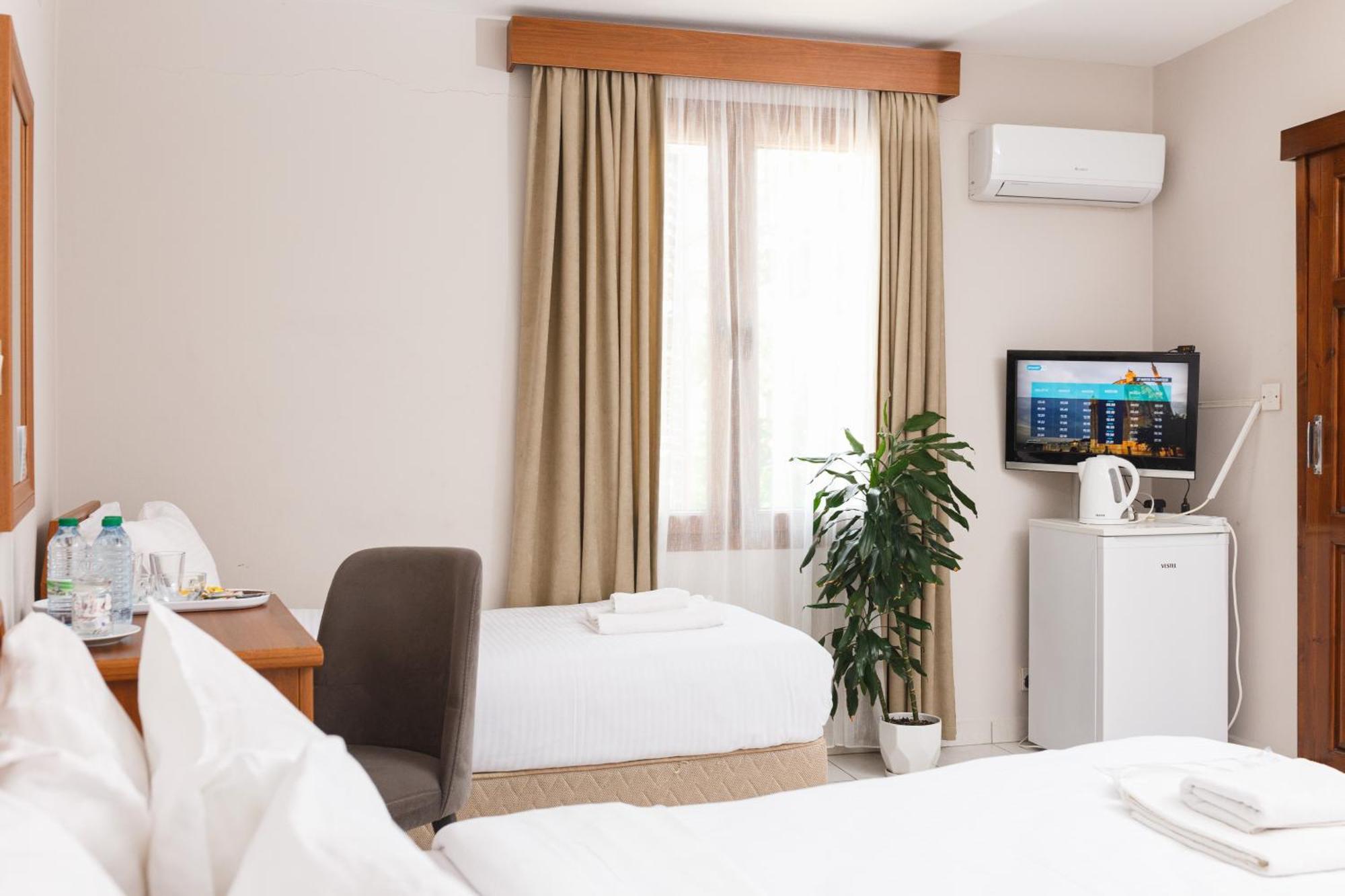 Homelike Guest House Kyrenia  Ngoại thất bức ảnh