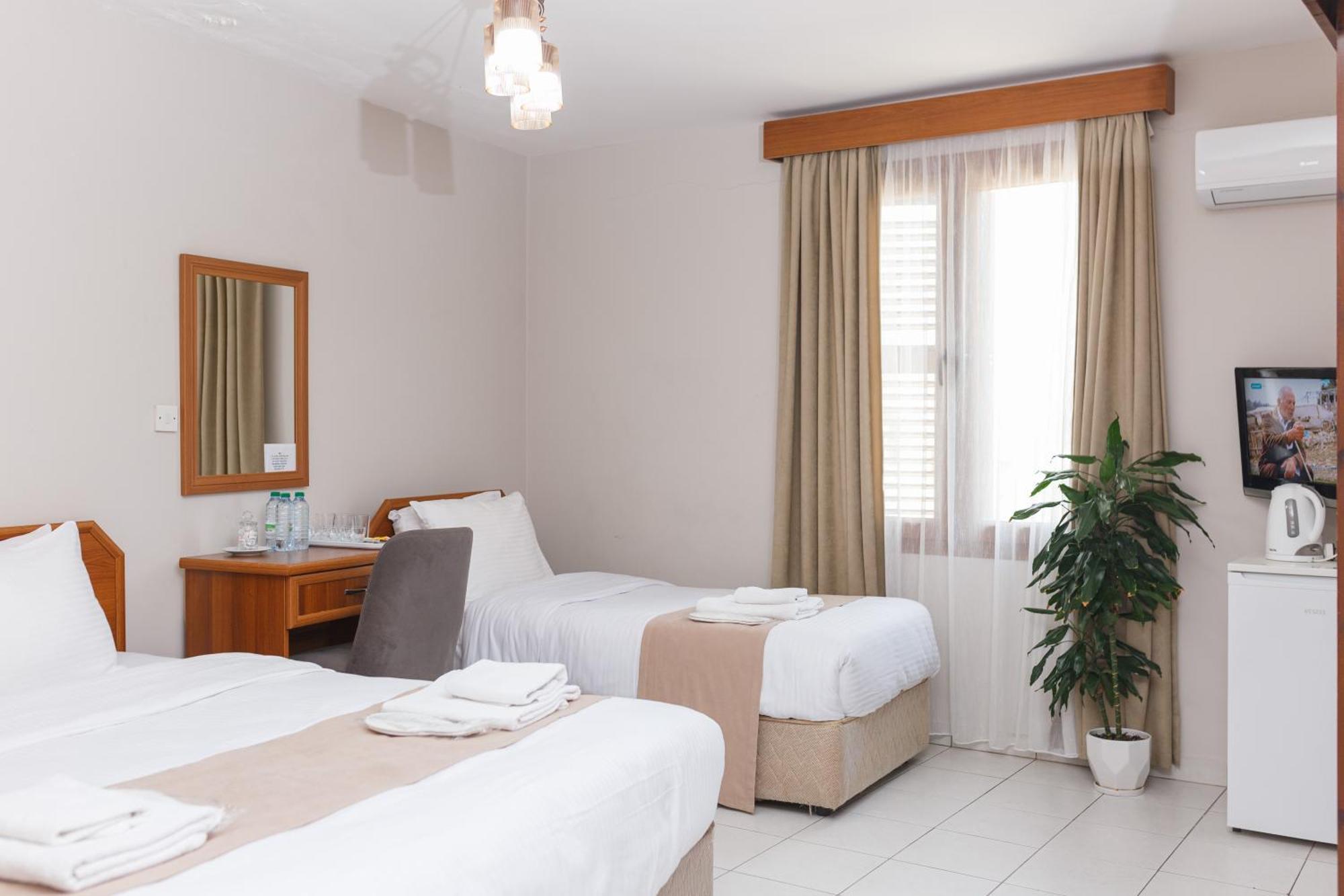 Homelike Guest House Kyrenia  Ngoại thất bức ảnh